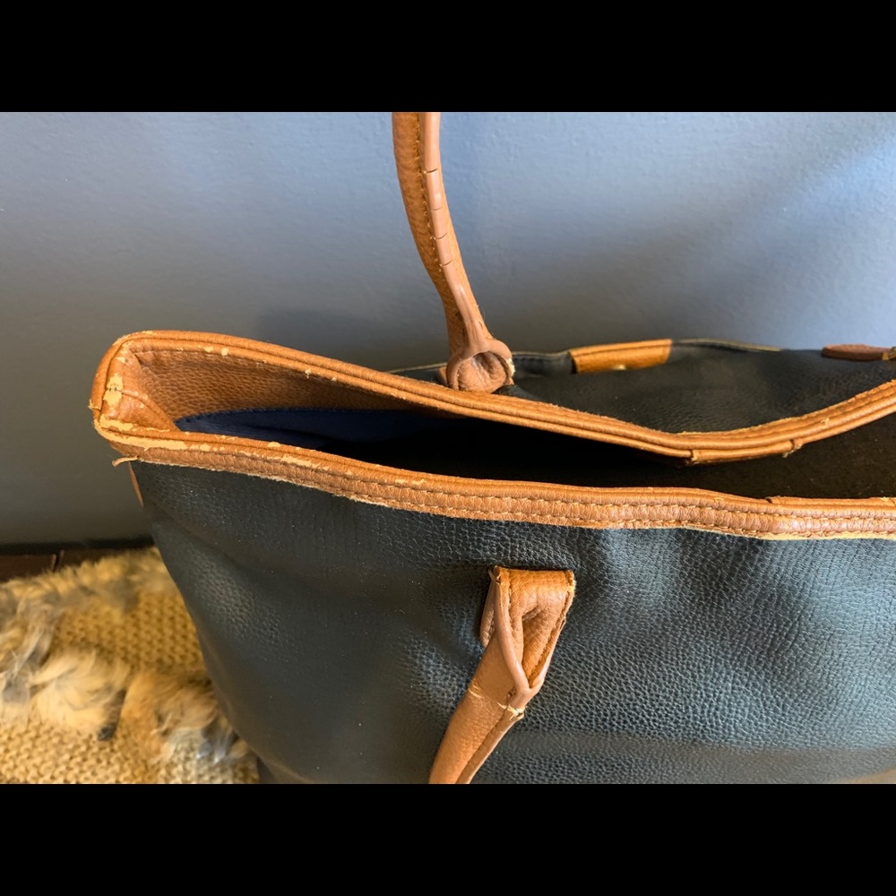 Shoulder Bag - Picture 5 of 9